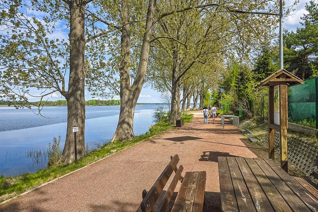 Działka na sprzedaż Zarzęcin - Zarzęcin Mały
